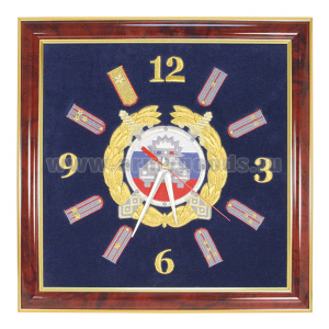 Часы подарочные вышитые на бархате в багетной рамке 35х35 см (ГАИ)