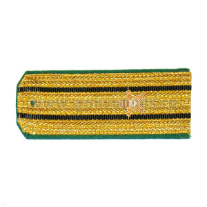 Погоны парадные золотые (металлиз.) с зел. кантом с 2 черн.и просв., вышит. канителью (майор)