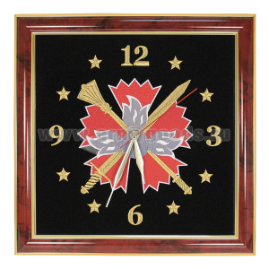 Часы подарочные вышитые на бархате в багетной рамке 35х35 см (ГРУ)