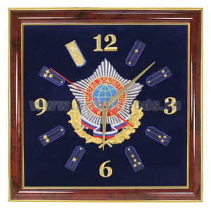 Часы подарочные вышитые на бархате в багетной рамке 35х35 см (СВР Отечество Доблесть Честь)