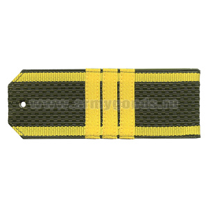 Погоны оливк. желтый кант (курсантские) с нашитым желт.шелковым галуном (сержант) на пластике