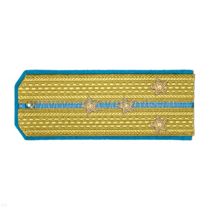 Погоны парадные золотые (шелк) с 1 голуб. просв., вышит. канителью (капитан)